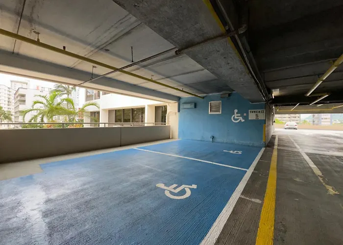 1Br With Great Ocean Views, 1 Block To Waikiki Beach