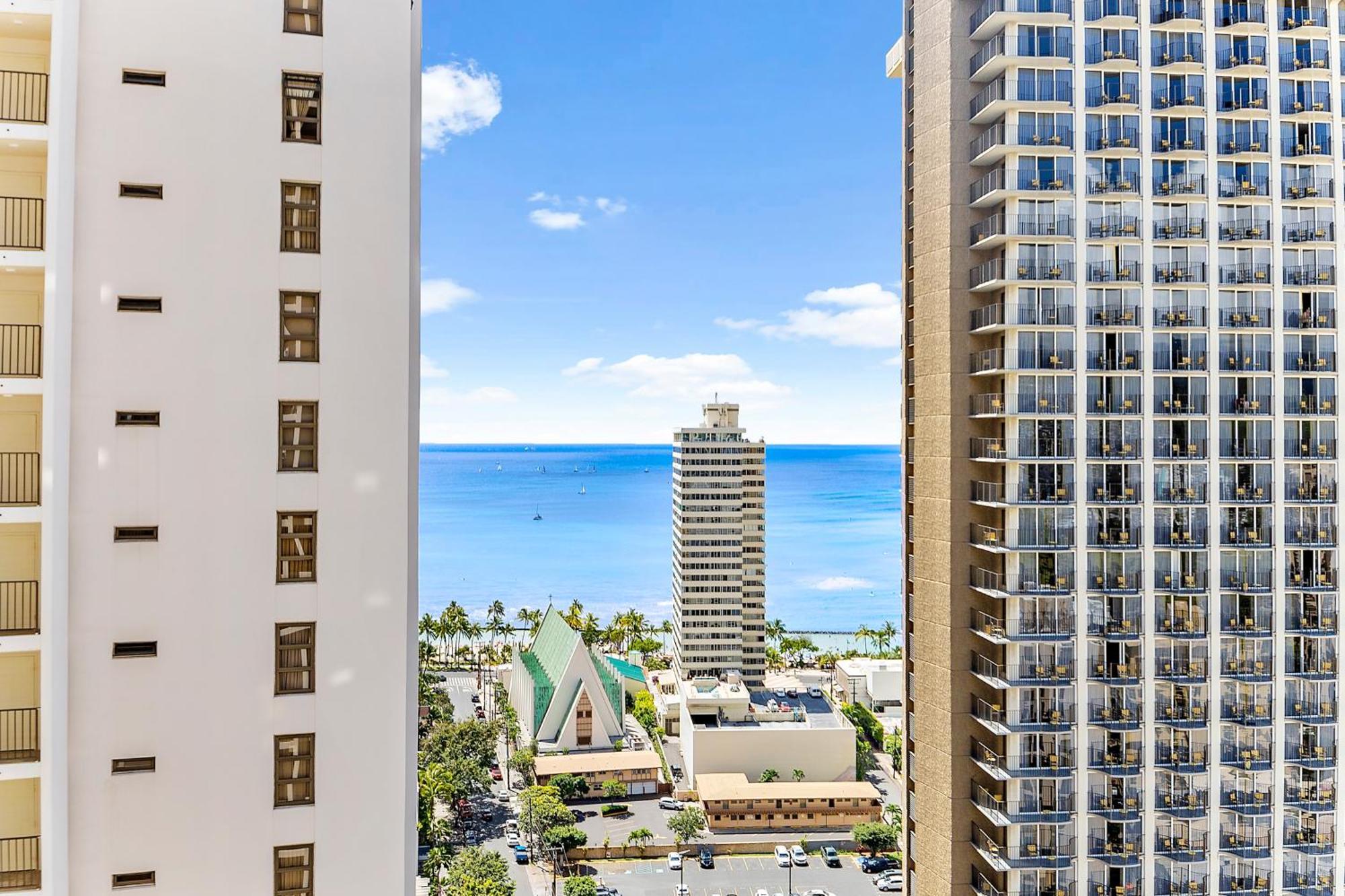1br With Great Ocean Views, 1 Block To Waikiki Apartment *