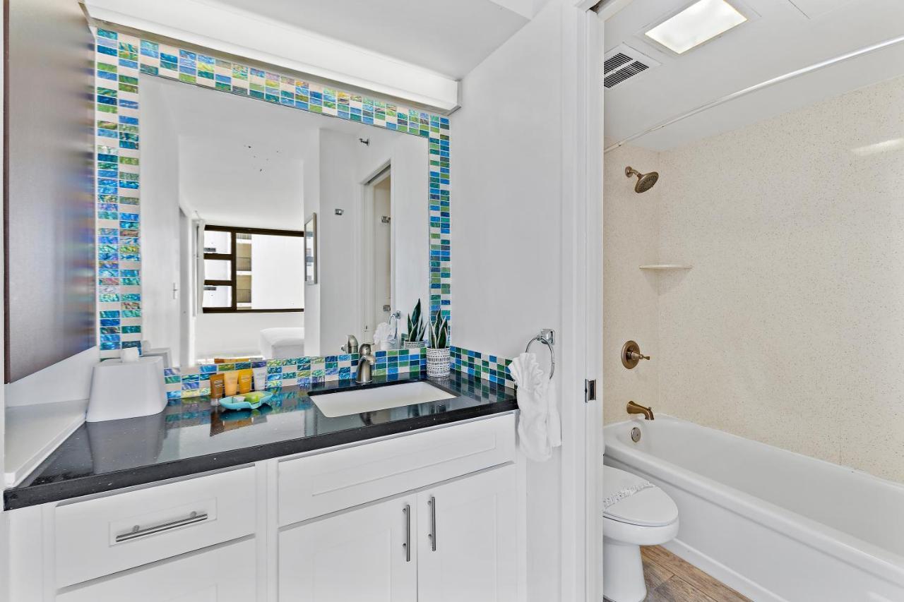 1br With Great Ocean Views, 1 Block To Waikiki Apartamento *